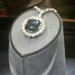 Meet your Posher, Virginia